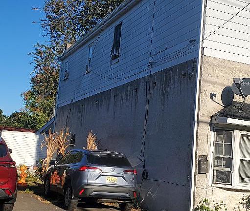 3rd image of 109 E Park Ave