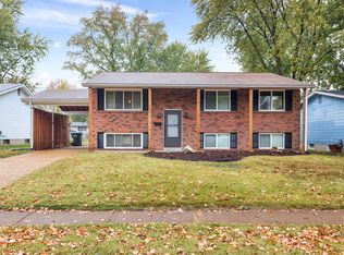 2375 N Pointe Ln, Florissant, MO