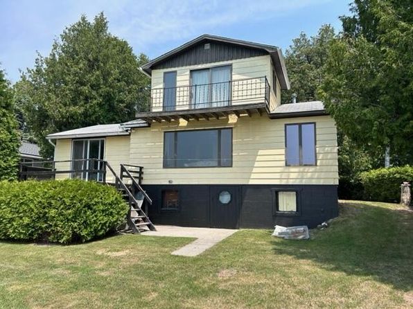 7597 McCreery Dr, Presque Isle, MI 49777