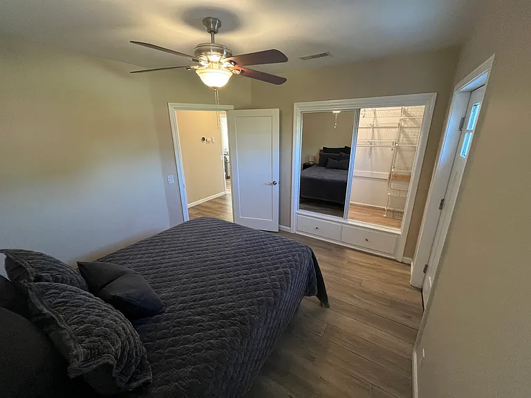 250 Oxford Ave — Photo 26