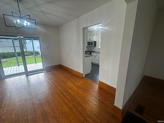 5th image of 1205 Pemberton Dr