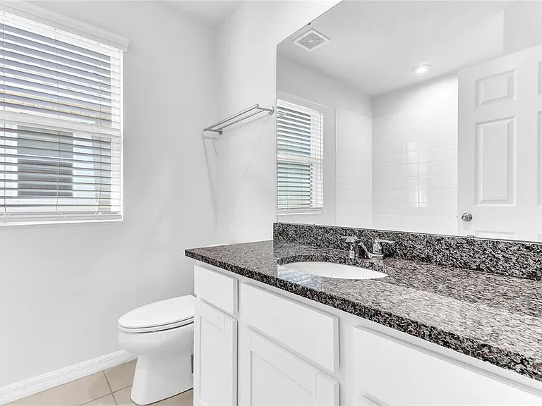 2274 S Centerra Loop — Photo 16