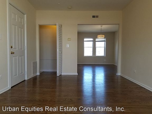 4th image of 4322 W Le Moyne St #2