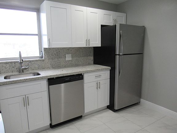 2nd image of 1400 NE 53rd Ct #W5hdkk25u