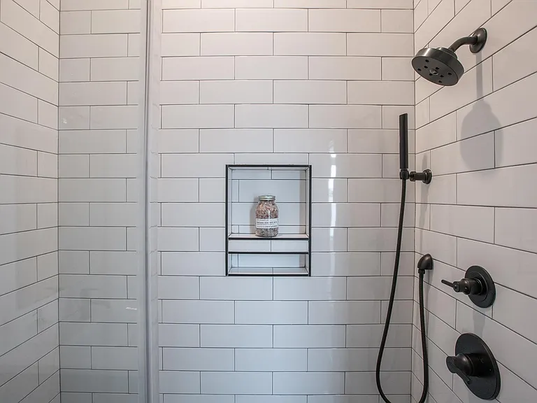 The Porter — Photo 60