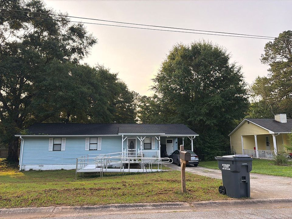 1st image of 611 Lakeridge Cir SE