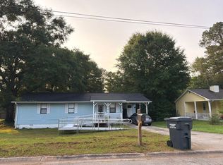 611 Lakeridge Cir SE, Conyers, GA 30094