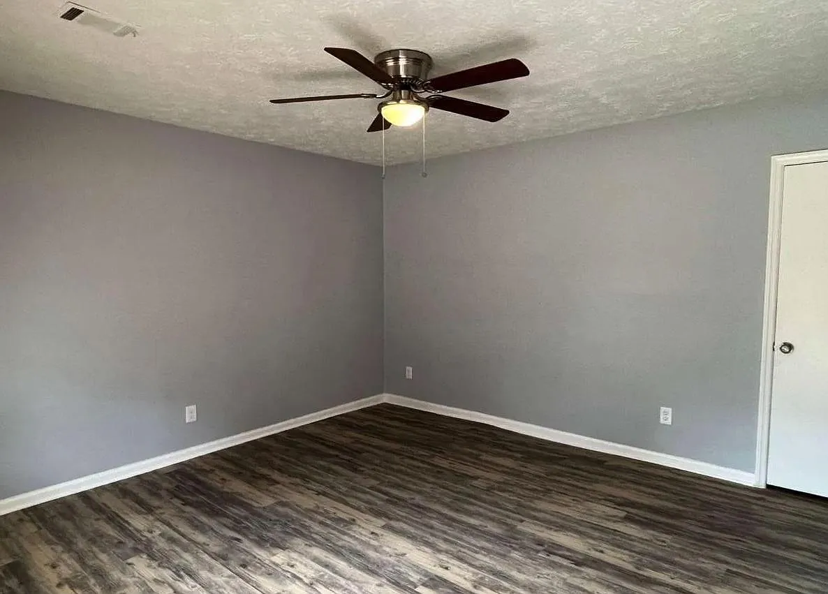 3 bed, 1.5 bath, 1101 sqft, $1,650 — Photo 4