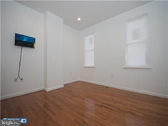 4th image of 2234 Sears St