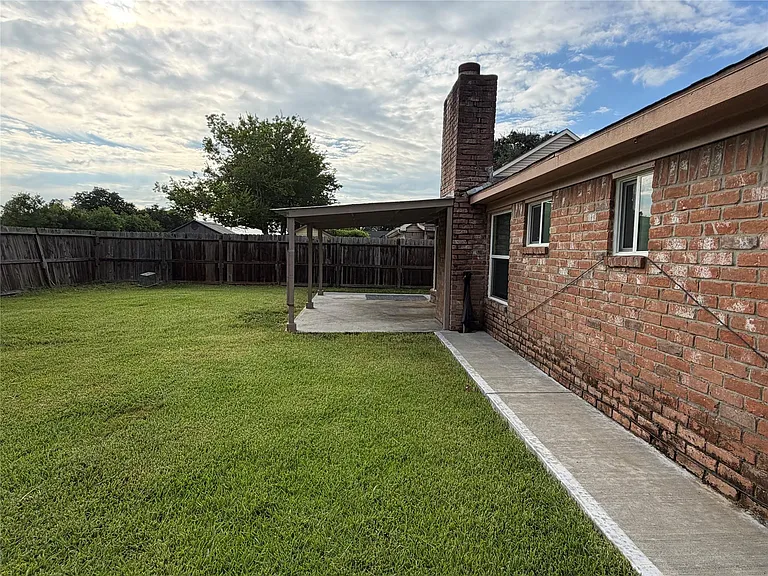 12719 Huntington Field Dr — Photo 4