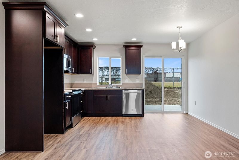 5th image of 205 Tawsha Street