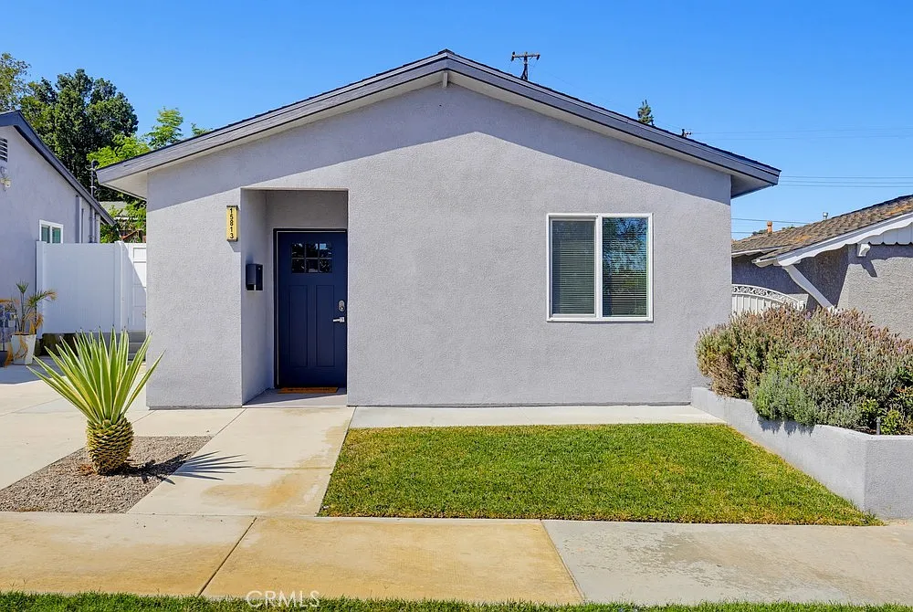 2 bed, 750 sqft, $2,950 — Photo 2