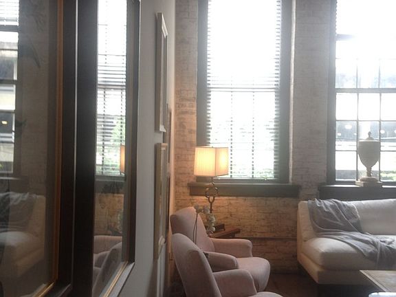 4th image of 926 Commerce St #210