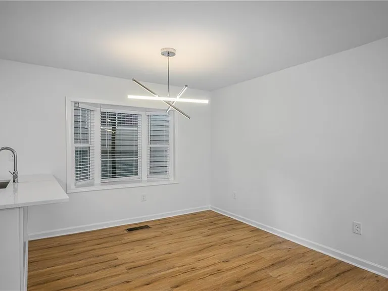 704 Durant Pl NE #B — Photo 7