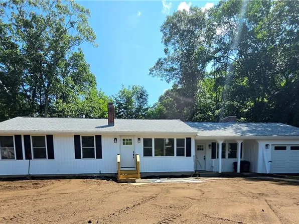 513 Knotty Oak Rd, Coventry, RI 02816