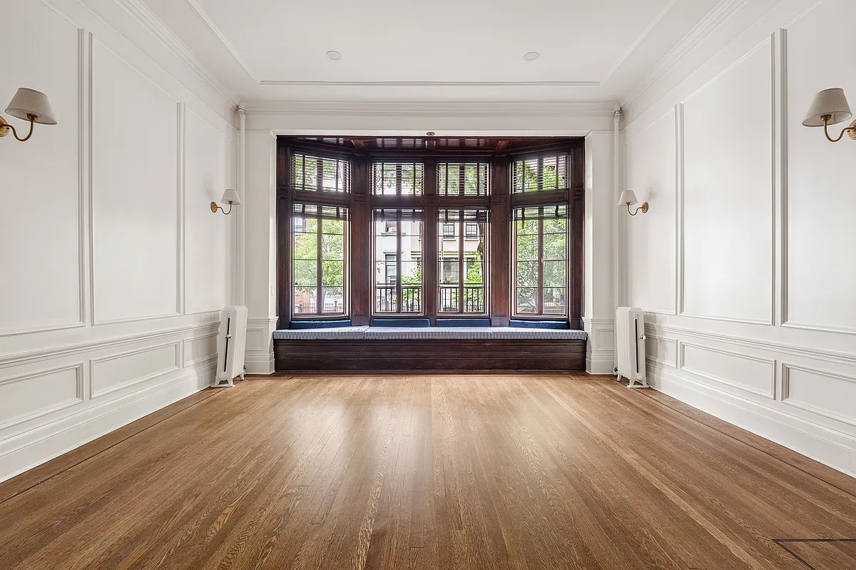 Building Photo - 129 E 61st St #3