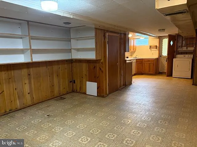 325 Imla St — Photo 36