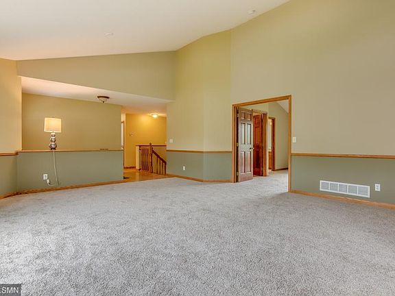 4th image of 325 Meadowood Ln