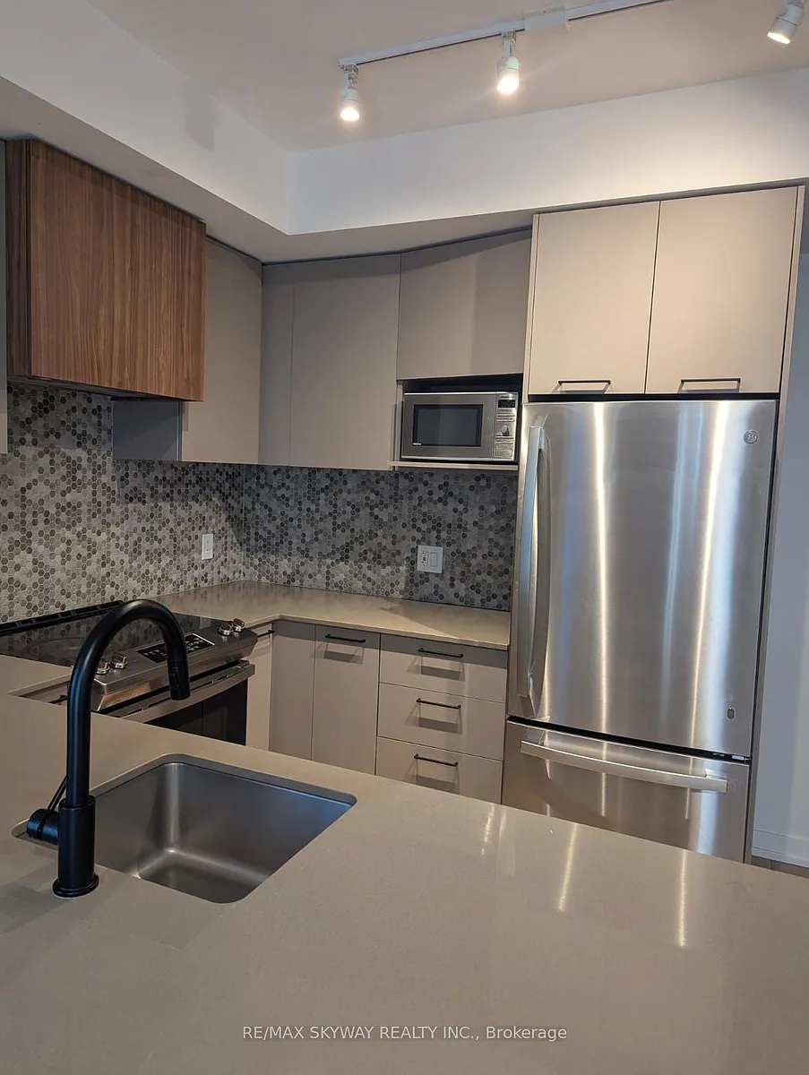 Building Photo - 10 Lagerfeld Dr #203