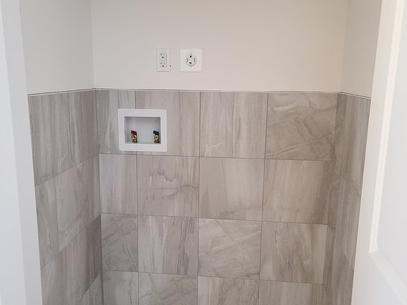 3rd image of 8668 Bay 16th St Floor 3