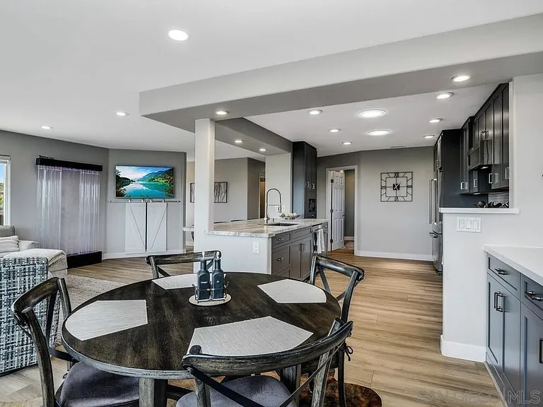 2315 Geranium St — Photo 3