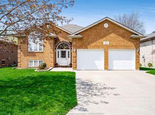 25 Regatta Dr, Leamington, ON N8H 5L6