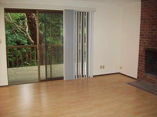 1st image of 211 Shannon Dr SE
