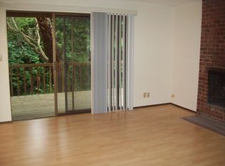 211 Shannon Dr SE, Bainbridge Island, WA 98110