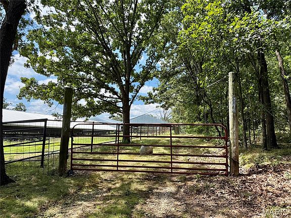 2nd image of 96 Helmering Rd