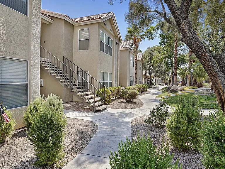 Gloria Park Villas — Photo 37