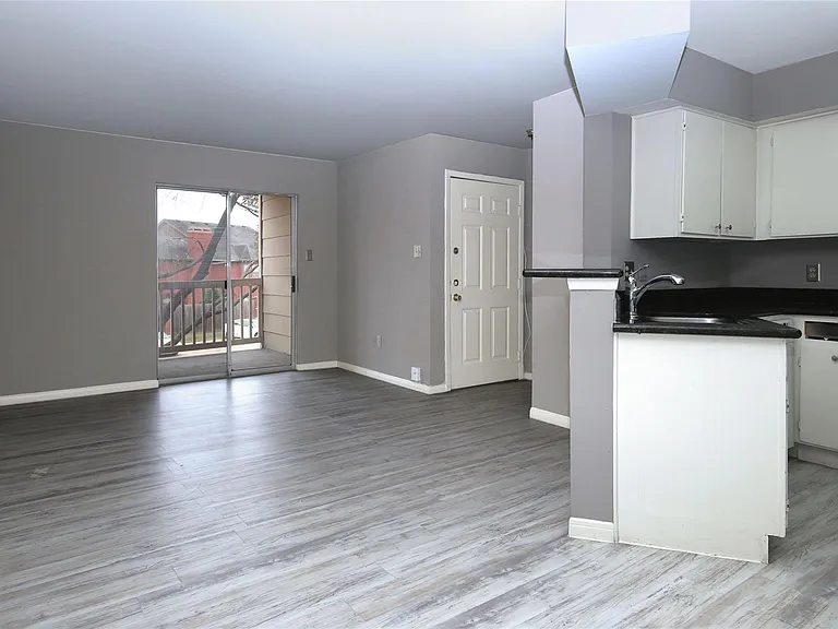 2626 Holly Hall St #511 — Photo 8