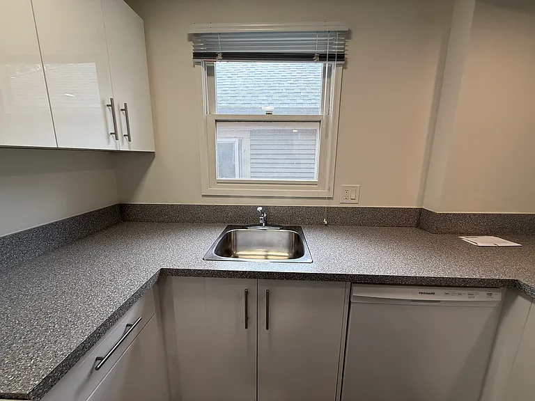 627 23rd Ave SW #304 — Photo 11