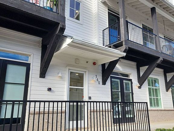 3rd image of 160 Fowler St Unit 202