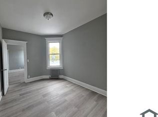 188 Ashburton Ave #4R, Yonkers, NY 10701