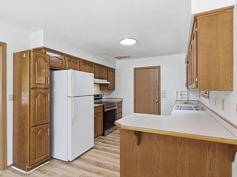 657 Kings Carriage Rd — Photo 14