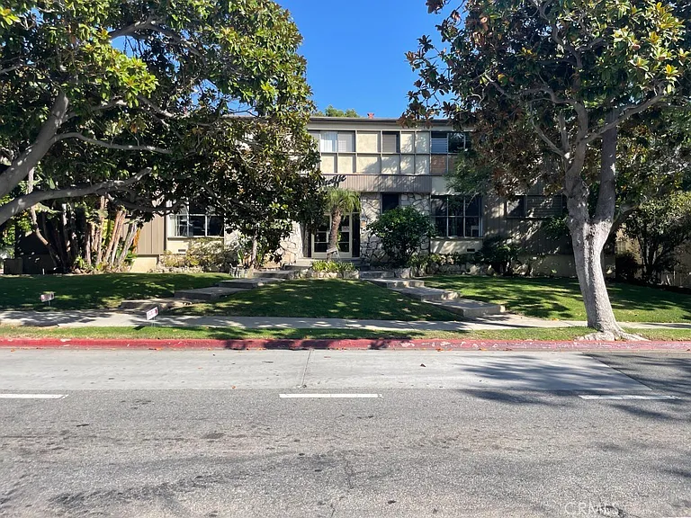630 San Vicente Blvd #B — Photo 22