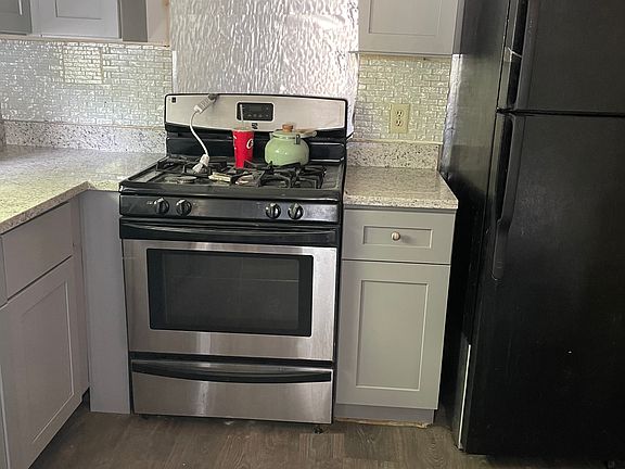 5th image of 4856 Herndon Dr