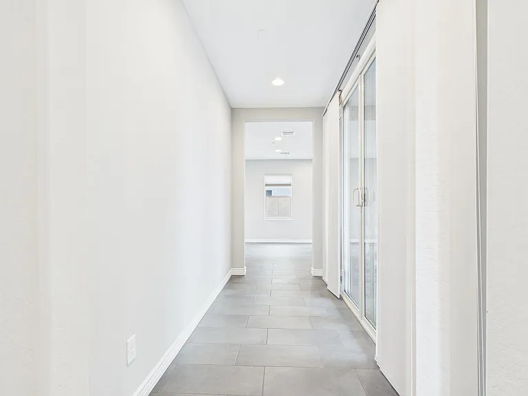 7001 E Portland St — Photo 11