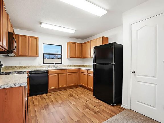 4th image of 1724 Chatham Green Cir