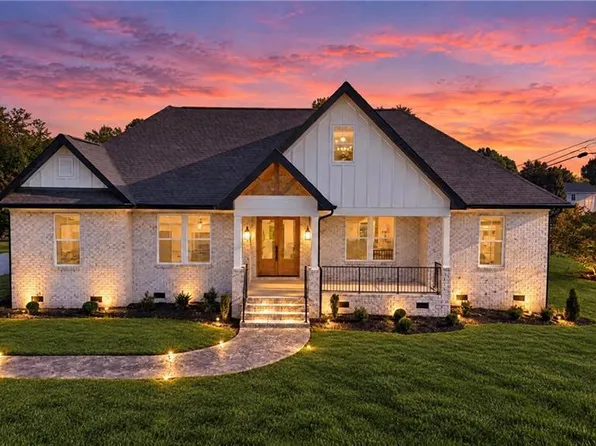 122 Manteo Rd, Lexington, NC 27295