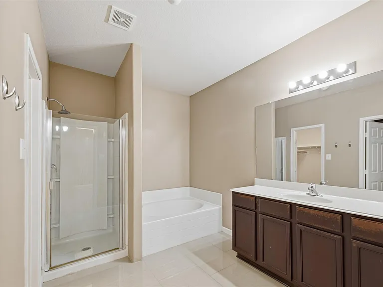 8234 Hall View Dr — Photo 16