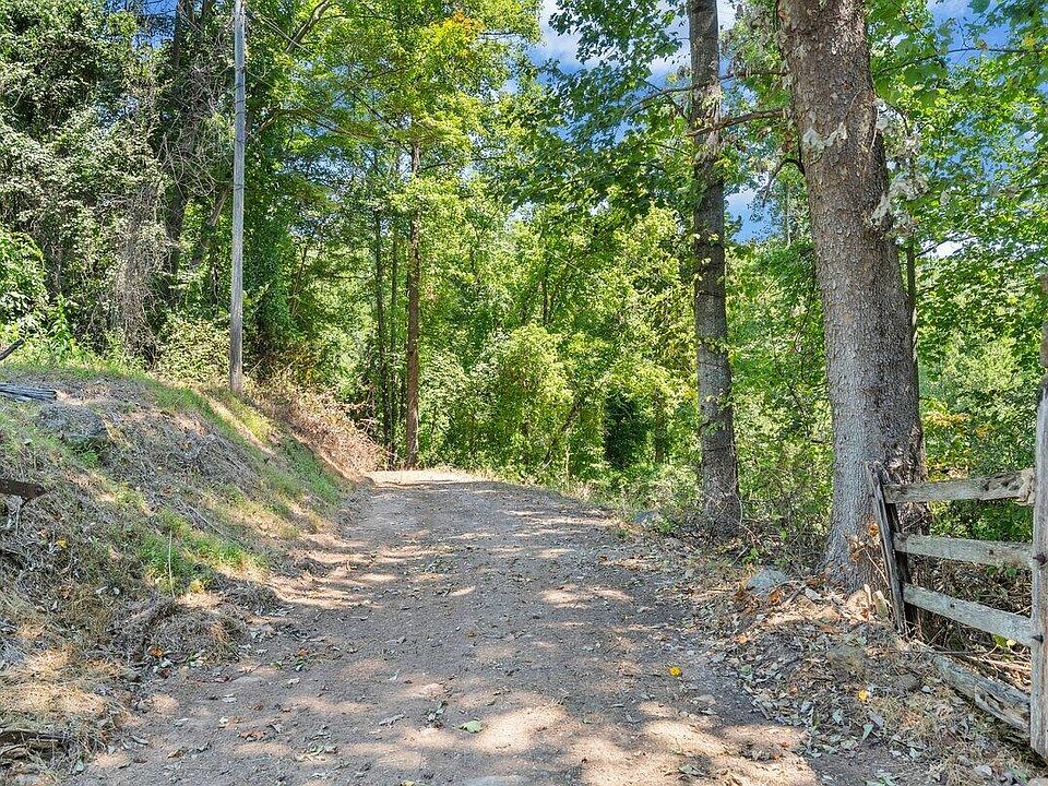 13th image of 4077 Rocky Ford Rd