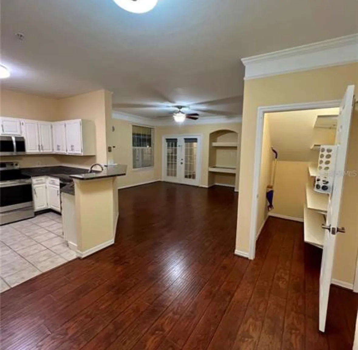 3 bed, 1410 sqft, $2,150 — Photo 3