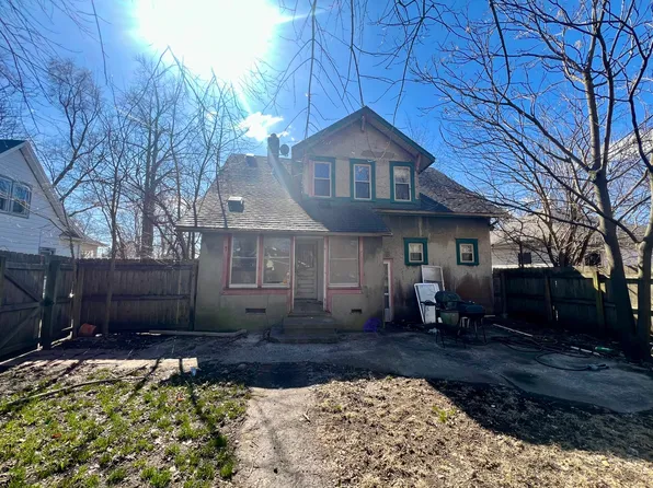 1014 W Eureka St, Champaign, IL 61821