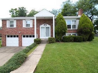 1006 Christine Pl, Bethel Park, PA 15102