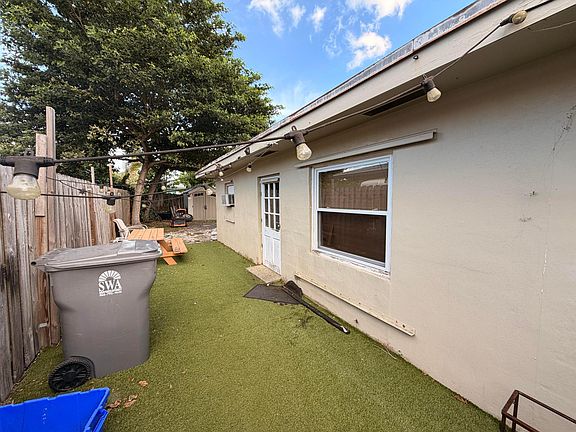 3rd image of 406 PHILADELPHIA Drive