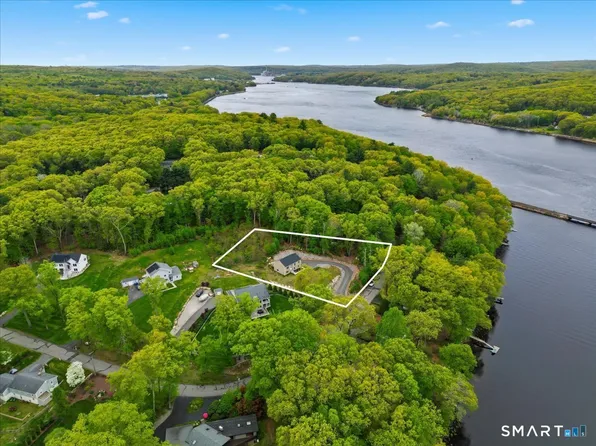 21 Tanager Lane, Ledyard, CT 06335