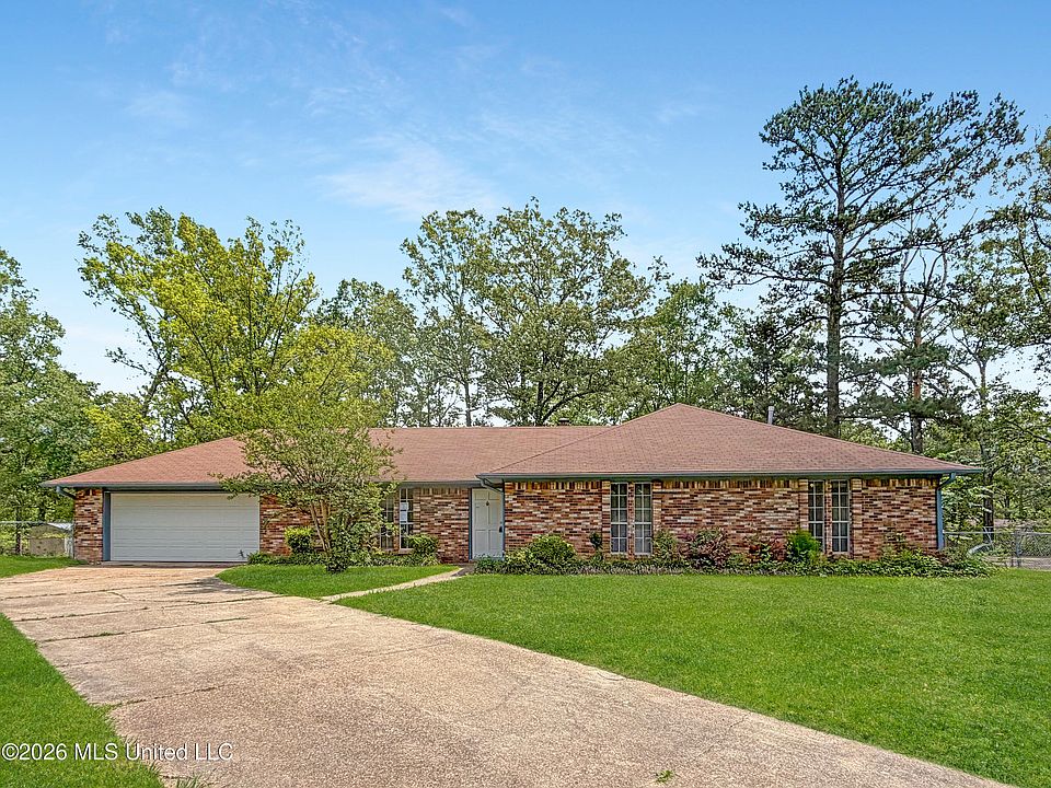 1st image of 328 Park Ln