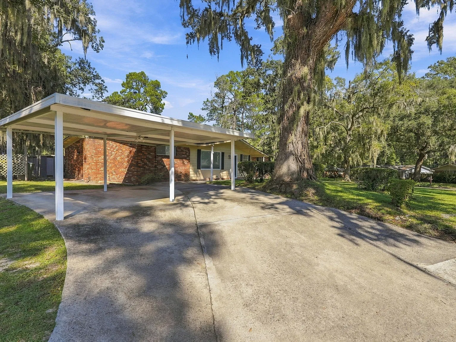 3 bed, 1845 sqft, $2,450 — Photo 4