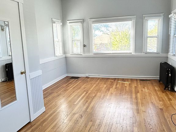4th image of 305 E 3rd Ave APT 1